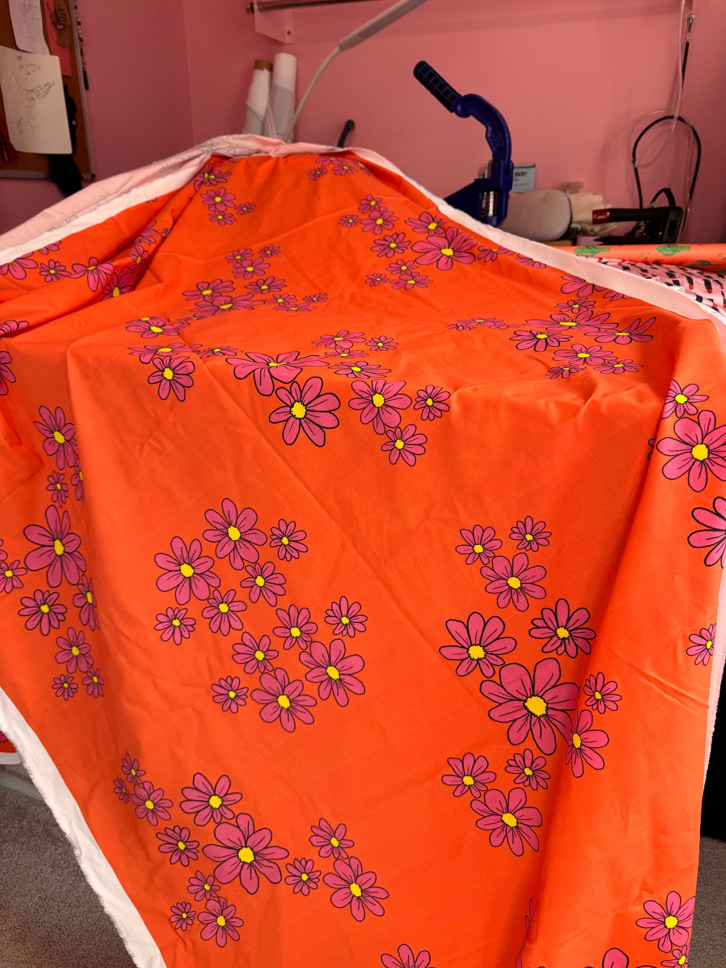 100% Cotton Oeko-Tex Dazey Designer Fabric - Hot Pink & Orange Retro Daisies